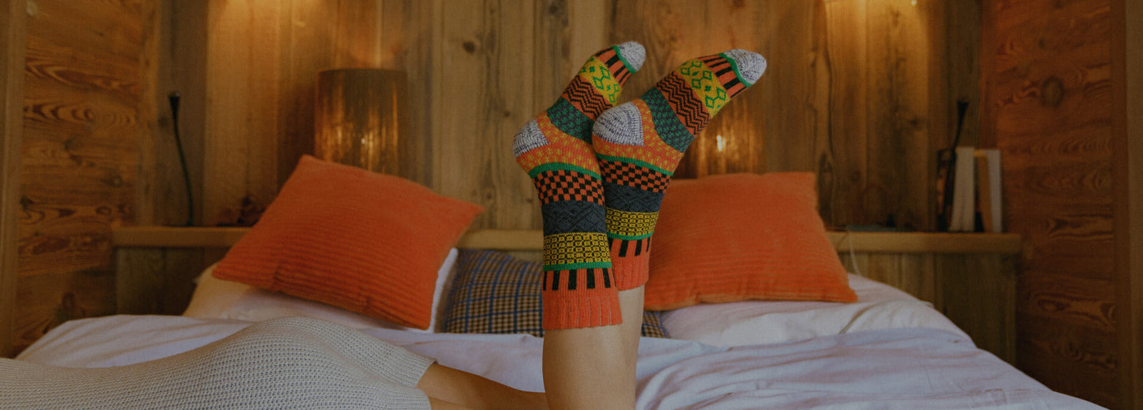 Sleeping with socks on: pros and cons